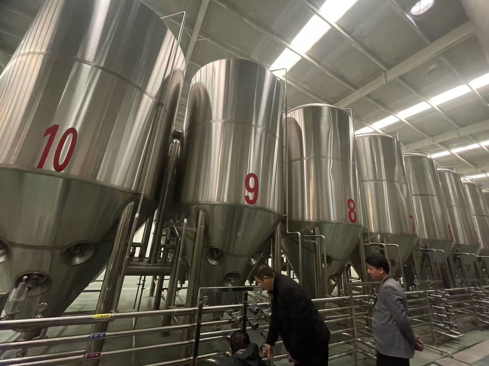 休宁精酿啤酒设备厂—平面布置、设备设计、制造、调试、培训等一条龙服务